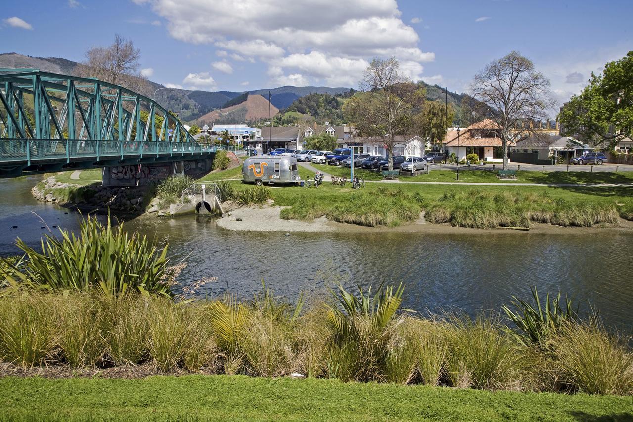 Riverside Villa - In The City By The River! Nelson Exterior foto
